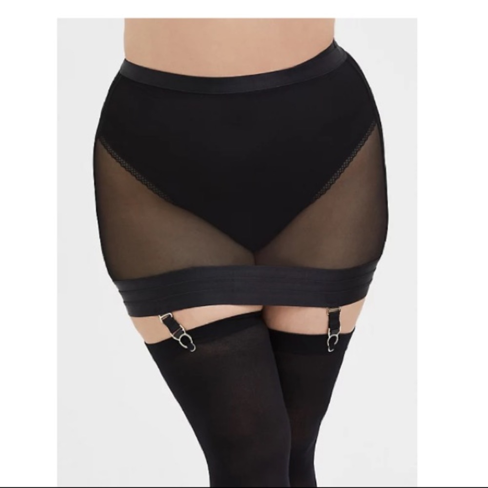TORRID NWTBLACK MESH GARTER SKIRT AND THONG
